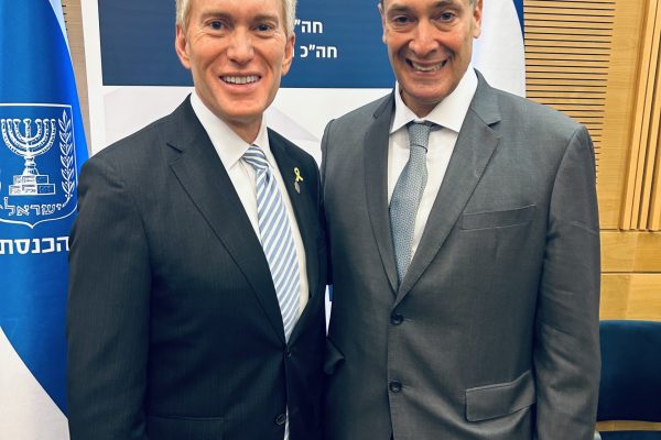 Oren Eisner, President of the Jeffrey M. Talpins Foundation, meets with Senator James Lankford of Oklahoma at the Abraham Accords Caucus meeting.
